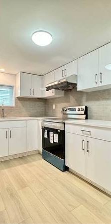 Newly Renovated Ground floor 3Bed1Bath House West Vancouver - Photo 1