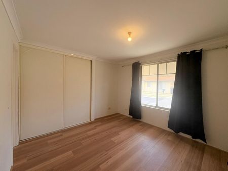 Spacious 3-Bedroom Villa with Modern Amenities - Photo 4