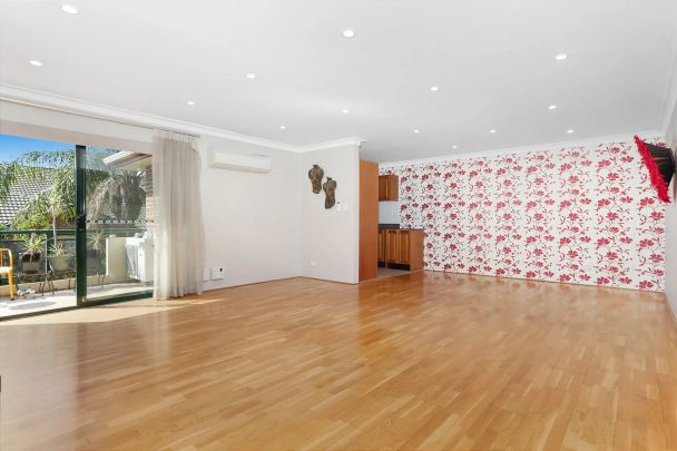 Spacious apartment in prime Strathfield location - Photo 1