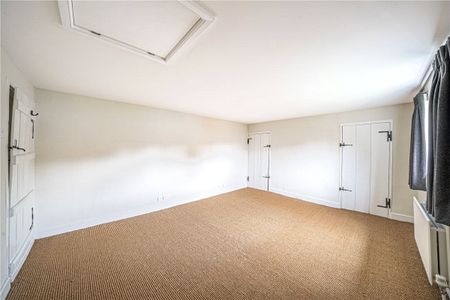 A stunning 4/5 bedroom house with versatile interior and well maintained garden, with beautiful views - Photo 4