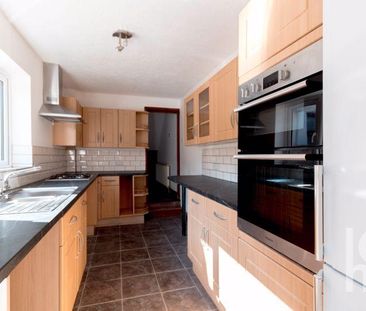 3 bedroom terraced house to rent - Photo 4