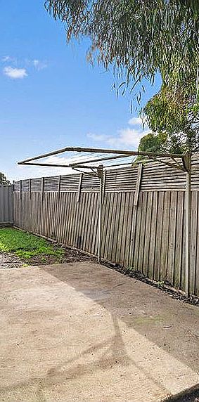 A low maintenance family house in the heart of Wendouree - Photo 1