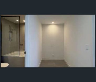 Penthouse with CBD city view for lease - Photo 3