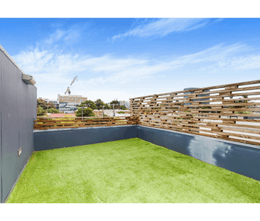 THREE BEDROOM HOME WITH ROOFTOP OASIS IN THE HEART OF CREMORNE! - Photo 6