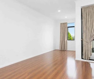 Stunning 4-Bedroom Home in New Lynn - Photo 5