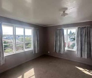 LIGHT AND BRIGHT ONE BEDROOM - Photo 2