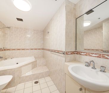 Freshly Painted Apartment with Harbour Views in 'Port Jackson Tower' - Photo 4