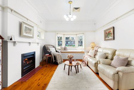 The Ultimate Family Home in Ideal Location - Photo 5