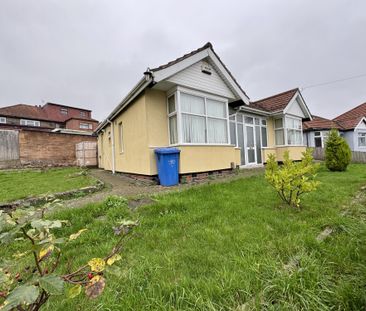 *** 3 BEDROOMS *** GOOD SIZED CORNER PLOT *** CONSERVATORY *** GAS ... - Photo 5