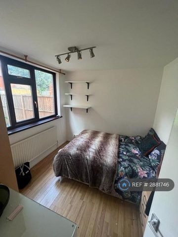 1 bedroom flat to rent - Photo 2