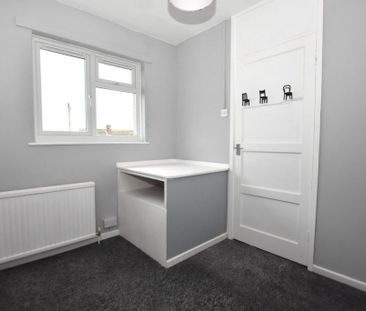 3 bedroom semi-detached bungalow to rent - Photo 5