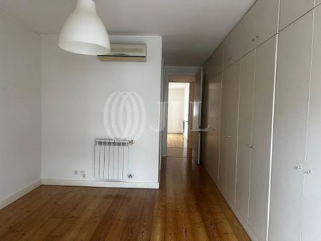 3 room luxury Apartment for rent in Estrela (Lapa), Lisbon - Photo 4