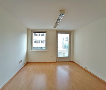 Zentral in Delmenhorst – Zwei Zimmer mit Einbauküche und Balkon! - Photo 4