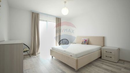 Casă / Vilă cu 4 camere de inchiriat - Fotografie 5