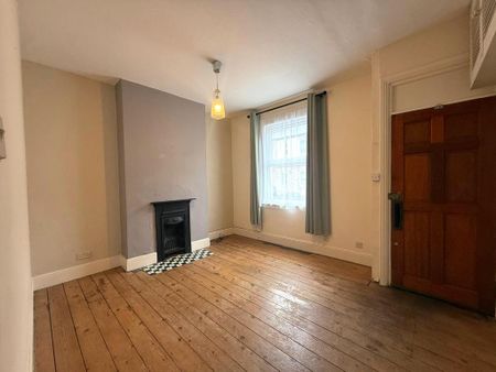 2 bedroom terraced house to rent - Photo 2