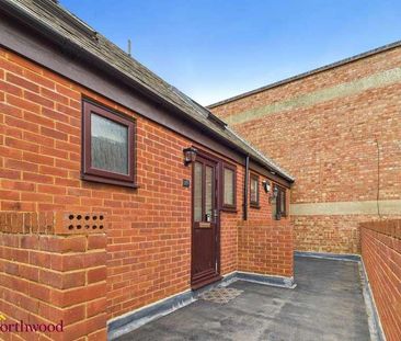 Christchurch Court, Banbury, OX16 - Photo 4