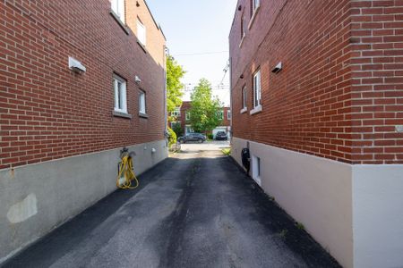 Condo for rent, Montréal (Le Sud-Ouest) - Photo 3