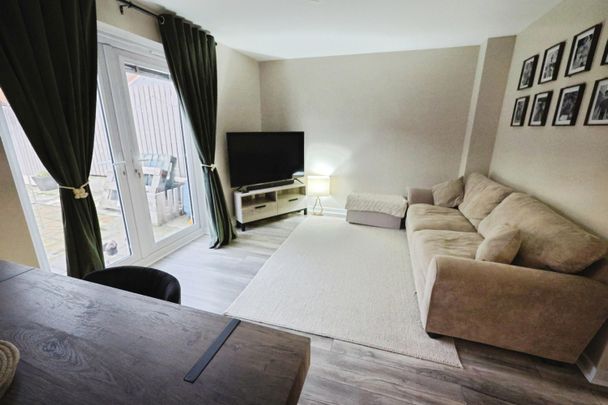 2 bedroom House To Let - Photo 1
