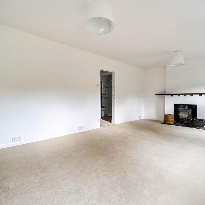 4 bedroom detached house to rent - Photo 1