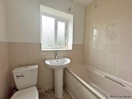 2 bedroom property to rent in Oldham - Photo 4