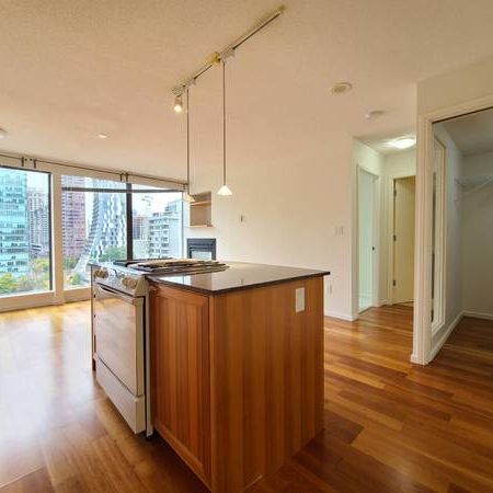 1 bedroom 1 bath 1723 Alberni Coal Harbor West End Vancouver - Photo 3