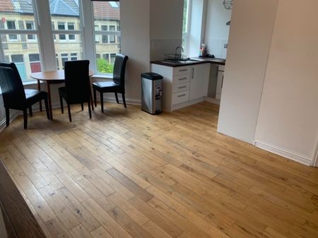 2 Bed Flat, Sefton Park Road, BS7 - Photo 2
