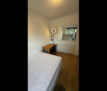 3 Bed Flat, Uphill Drive, NW9 - Photo 6