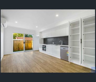 🏡 Simple Living in a Convenient Location - Photo 2