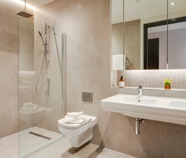 Water Facing Two bedroom apartment @ Opus, 6 Hanover Quay, Grand Ca... - Photo 1