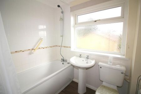 2 bedroom terraced house to rent - Photo 4