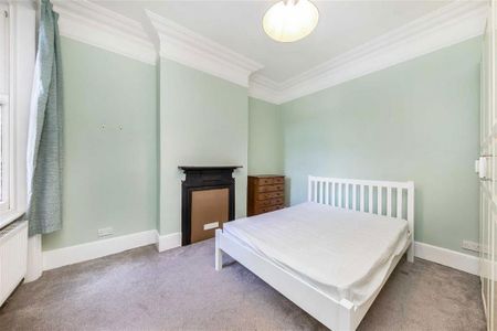 3 bedroom flat to rent - Photo 3