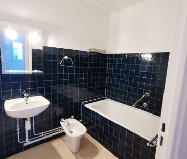 Location Appartement 2 pièces 46m² CLERMONT FERRAND 63100 - Photo 2