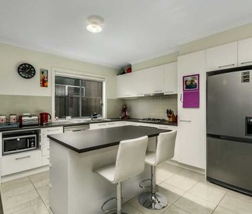 29 Parkleigh Drive, Kurunjang, VIC 3337 - Photo 4