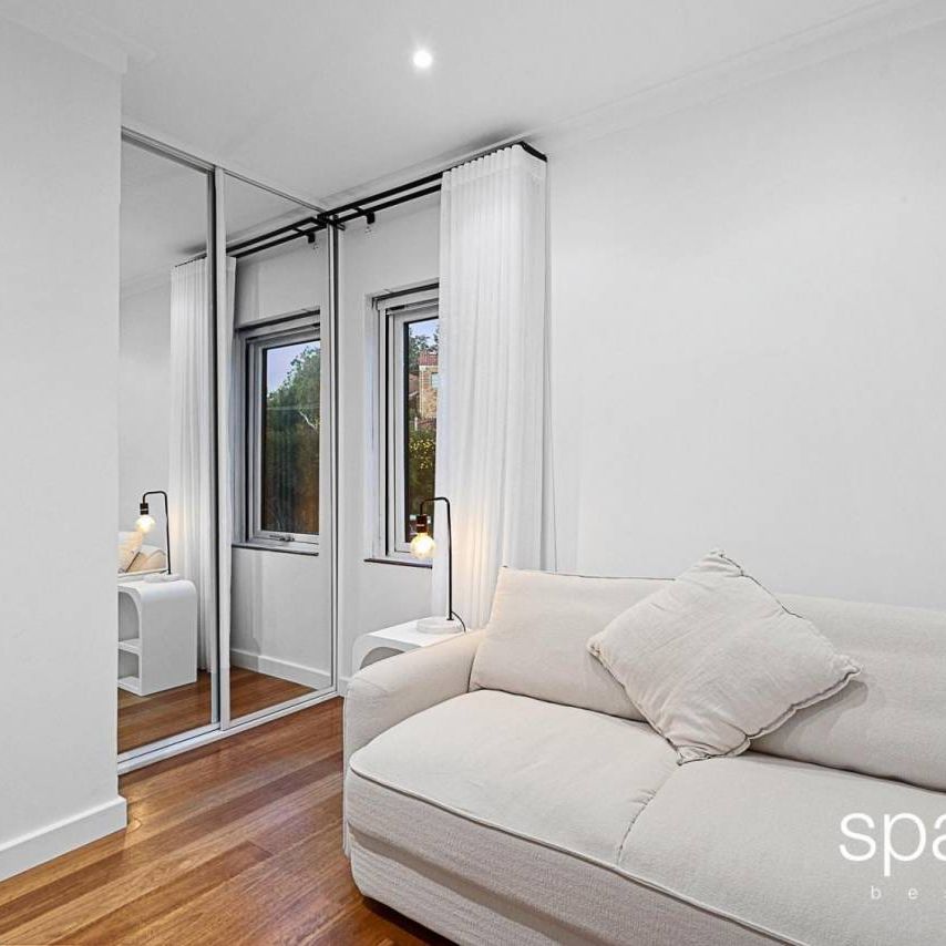 QUALITY AND COMFORT IN MOSMAN PARK - Photo 1