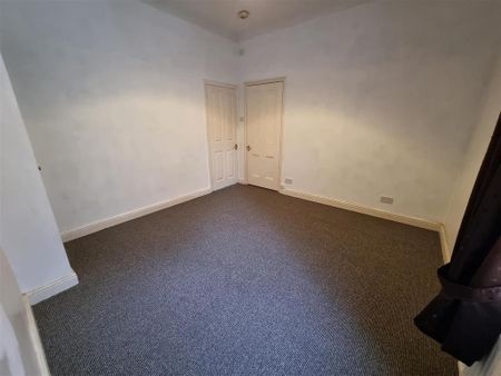 1 bedroom ground floor flat to rent - Photo 3