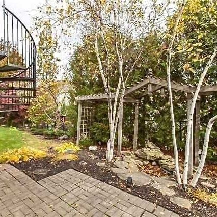 For Lease - 2113 Pinevalley Crescent, Oakville, Ontario - Photo 1