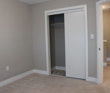 For Lease - 1960 Dalmagarry Road Unit# 40, London North, Ontario - Photo 4