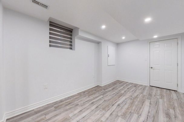 For Lease - 280 Miller Park Avenue, Bradford West Gwillimbury, Ontario - Photo 1