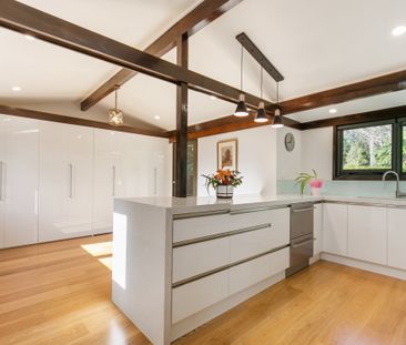Spacious Renovated Family Home - Photo 6
