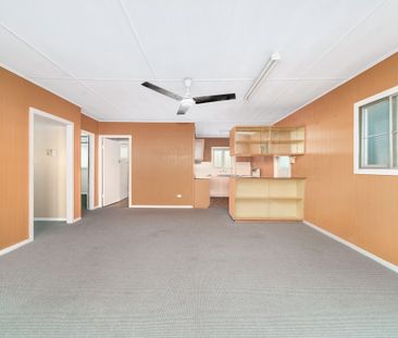 Relaxed Living Just a Short Walk to the Beach - Photo 5