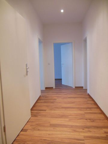 Ruhige 2-Raum Whg in Markkleeberg! Bad mit Fenster, Wanne - Photo 4