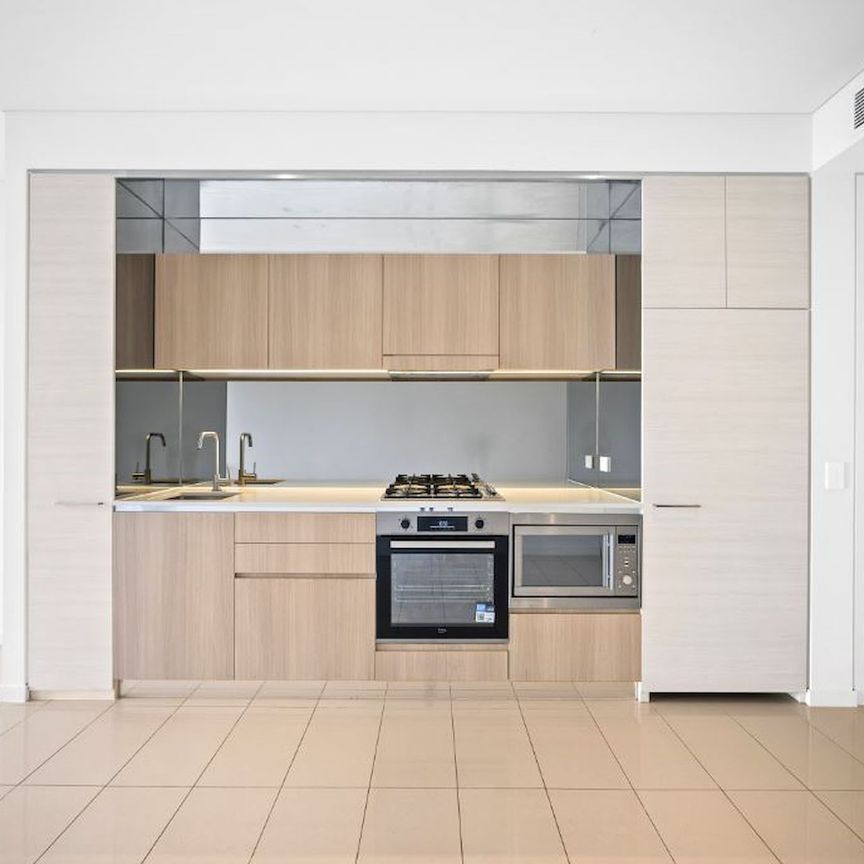 812/211 Pacific Highway, North Sydney. - Photo 1