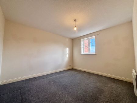 Gould Close, Newbury, Berkshire, RG14 - Photo 5