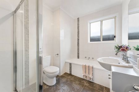 14 Reuben Street, Cheltenham VIC 3192 - House For Rent | Domain - Photo 5