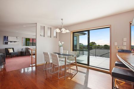 Stunning Henderson Heights Location - Photo 3