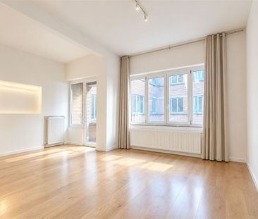 Appartement te huur in Brussel voor € 1.275 met 1 slaapkamer - Photo 2