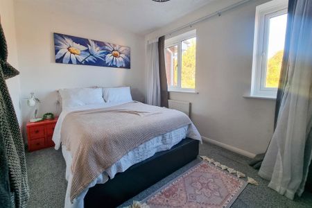 2 bedroom terraced house to rent - Photo 2