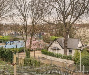 2 Bed Detached House, Willow Grove, E13 - Photo 2