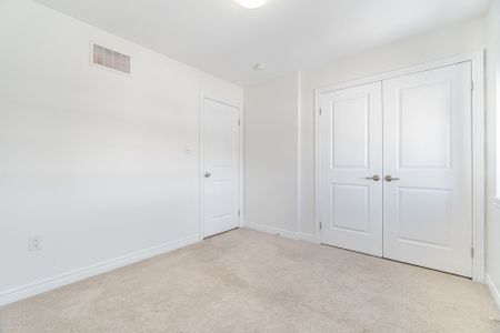 For Lease - 136 Westbank Trail, Hamilton, Ontario - Photo 5