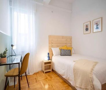 Calle de Bravo Murillo, Madrid, Community of Madrid 28010 - Photo 3